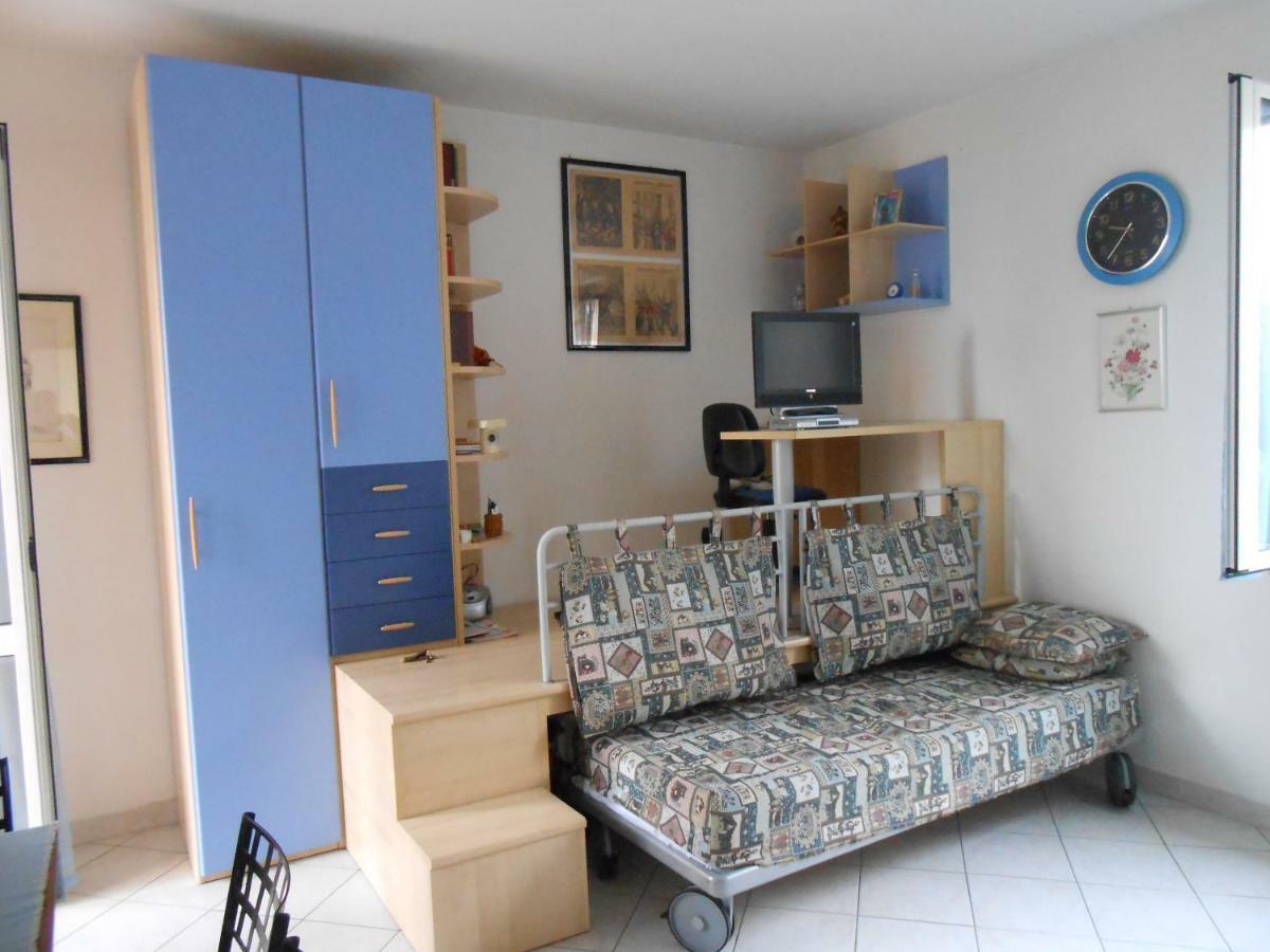 Monolocale A Peschiera Del Garda Vista Lago 아파트 외부 사진